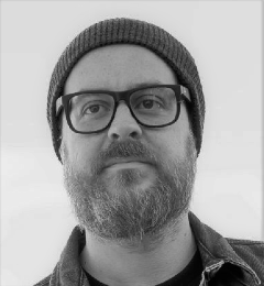 Foto do Mestre Dennison Ramalho